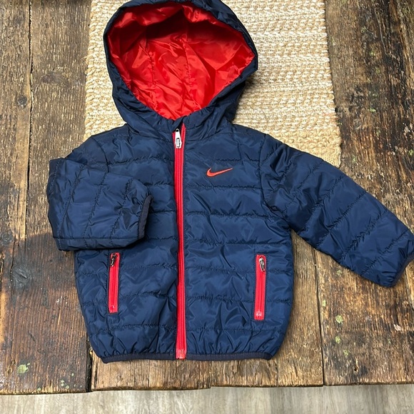 Nike Kids' Essential Hooded Quilted Jacket Size 12 min - Picture 1 of 4